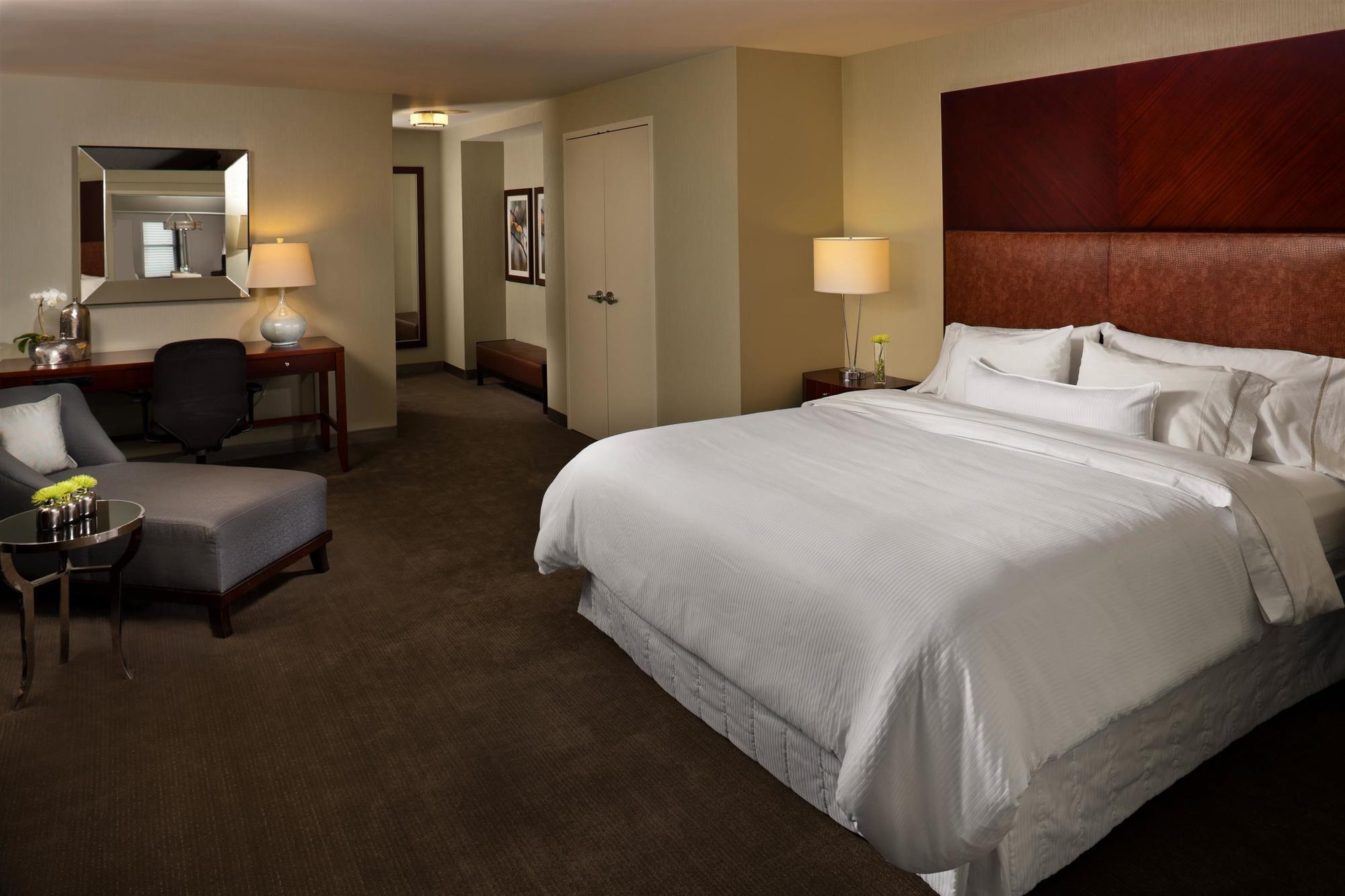 The Westin Book Cadillac 4*